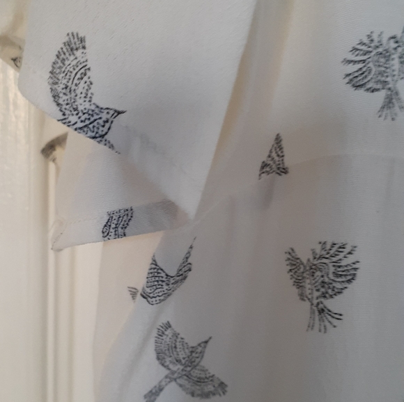 Short sleves blouse - Picture 4 of 10